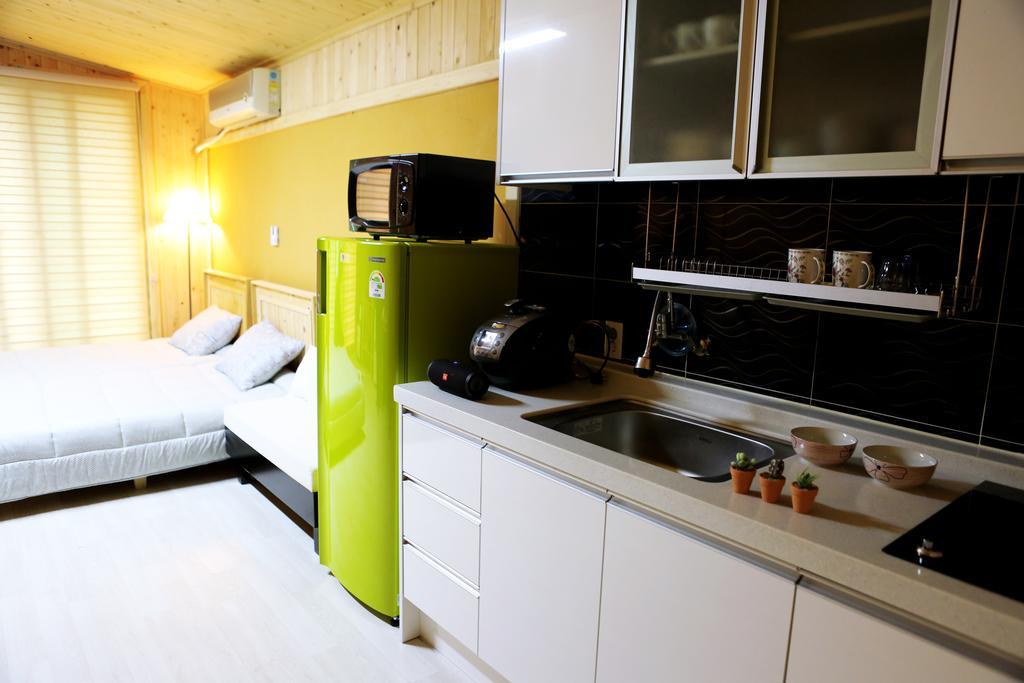Haevichi Pension Seogwipo Ngoại thất bức ảnh