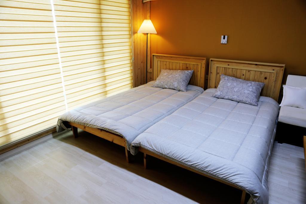 Haevichi Pension Seogwipo Ngoại thất bức ảnh
