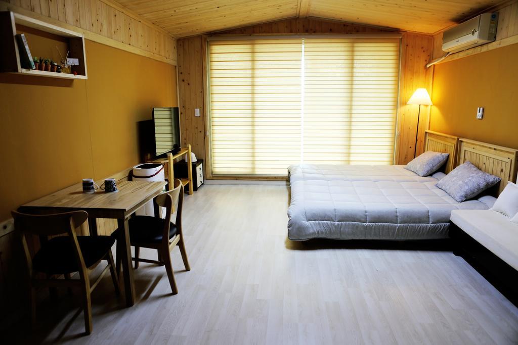 Haevichi Pension Seogwipo Ngoại thất bức ảnh