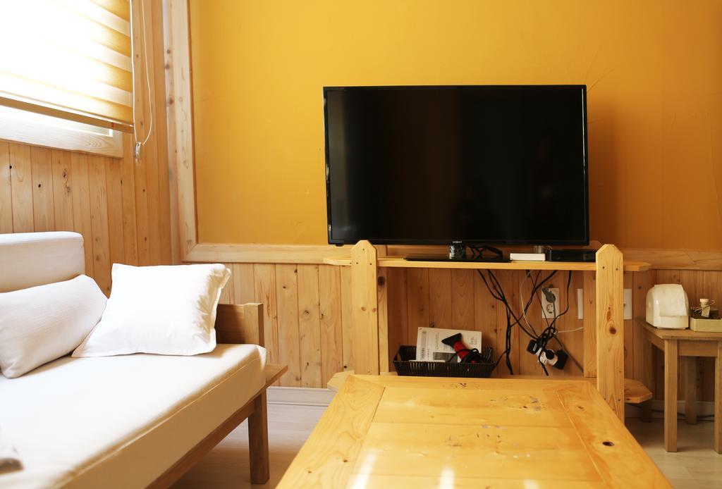 Haevichi Pension Seogwipo Ngoại thất bức ảnh